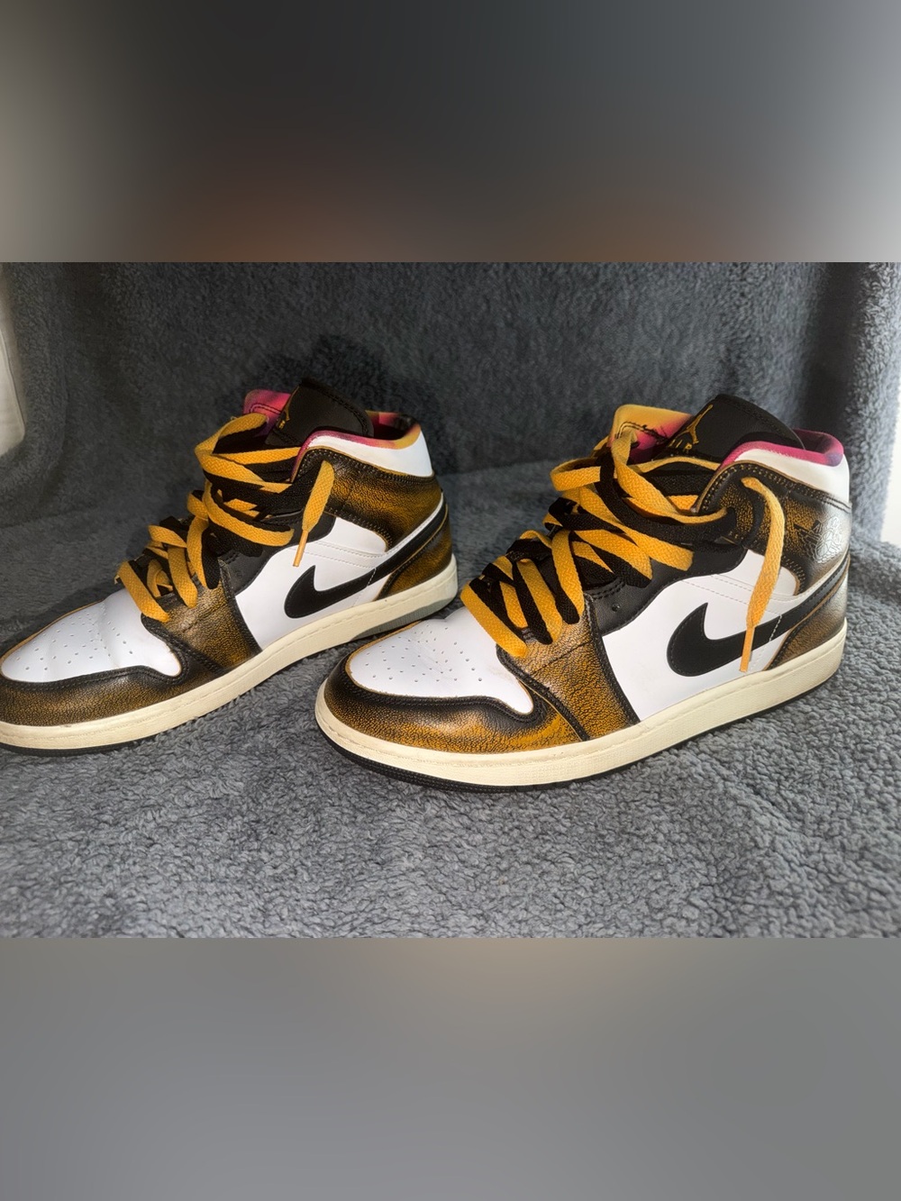 Air Jordan 1 Mid SE “Wear Away” Black/Taxi – Men’s 10.5